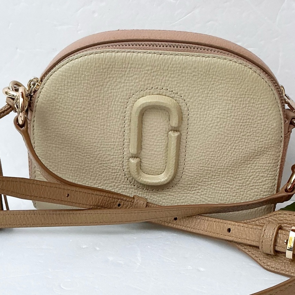 Marc Jacobs The Pebble Shutter Bag